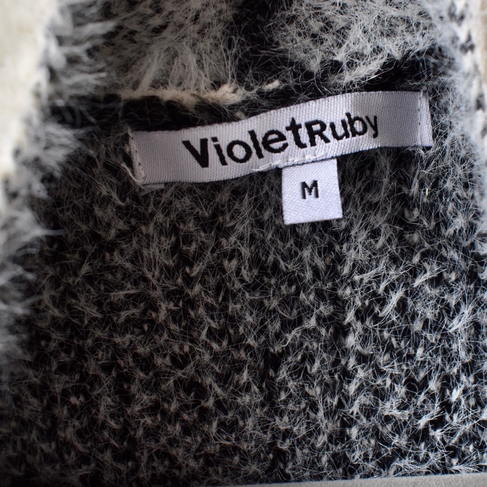 Violet Ruby Gray & White Sweater Medium - Picture 5 of 5